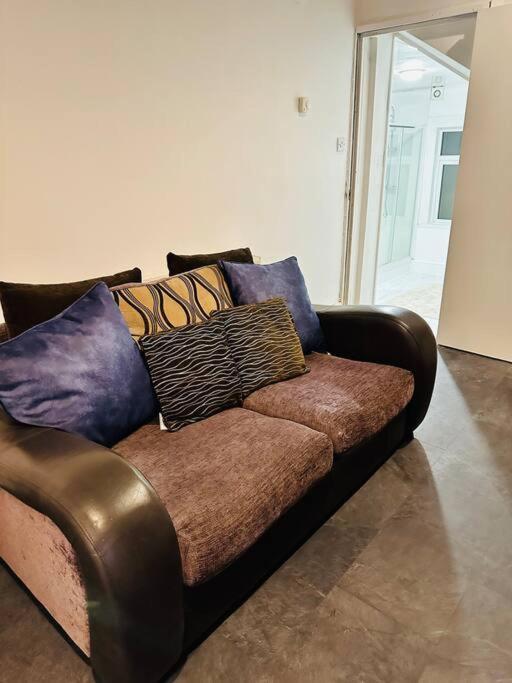 Bespoke 2 Bedroom Apt Derby City Экстерьер фото