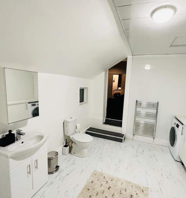 Bespoke 2 Bedroom Apt Derby City Экстерьер фото