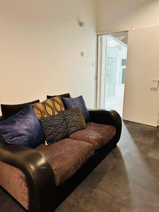 Bespoke 2 Bedroom Apt Derby City Экстерьер фото