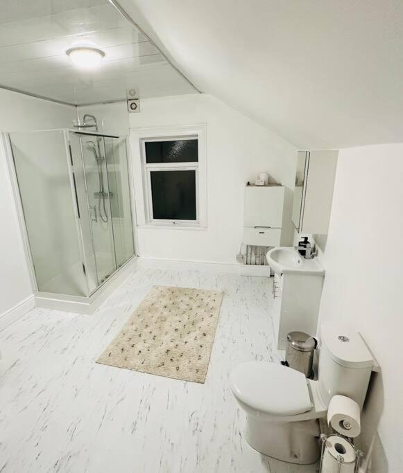 Bespoke 2 Bedroom Apt Derby City Экстерьер фото